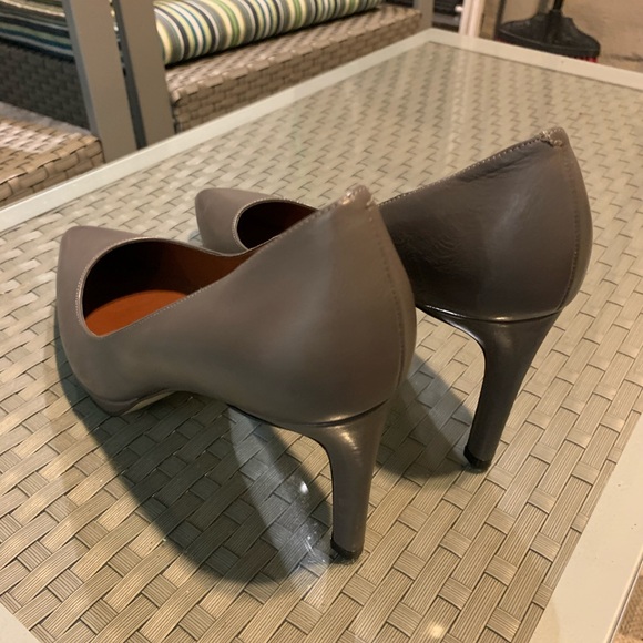 Heels - Picture 3 of 5